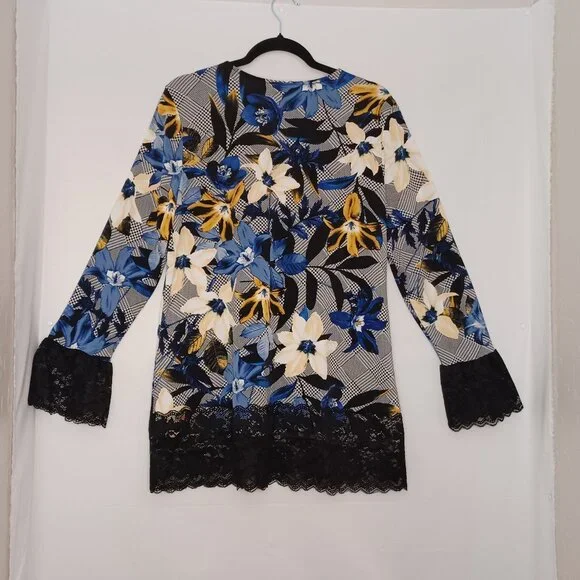 Women's Susan Graver Flower & Lace Tunic Size‎ Medium - Picture 2 of 10